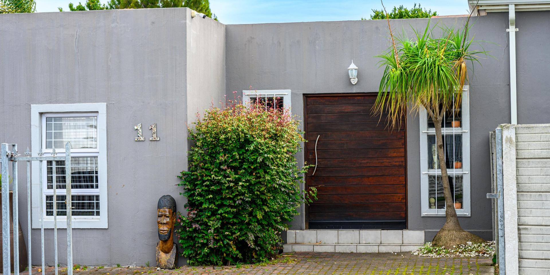 Image 2 of 6