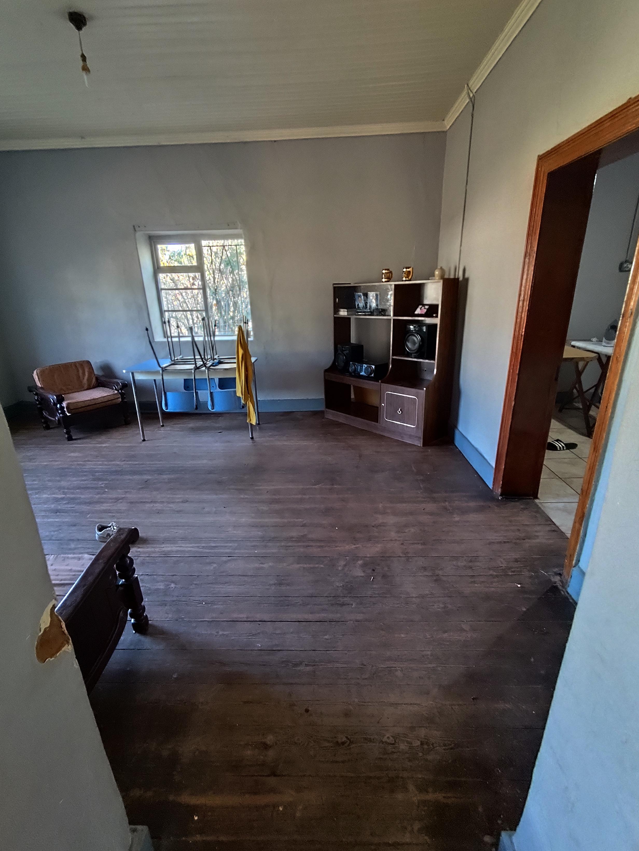 Image 2 of 6