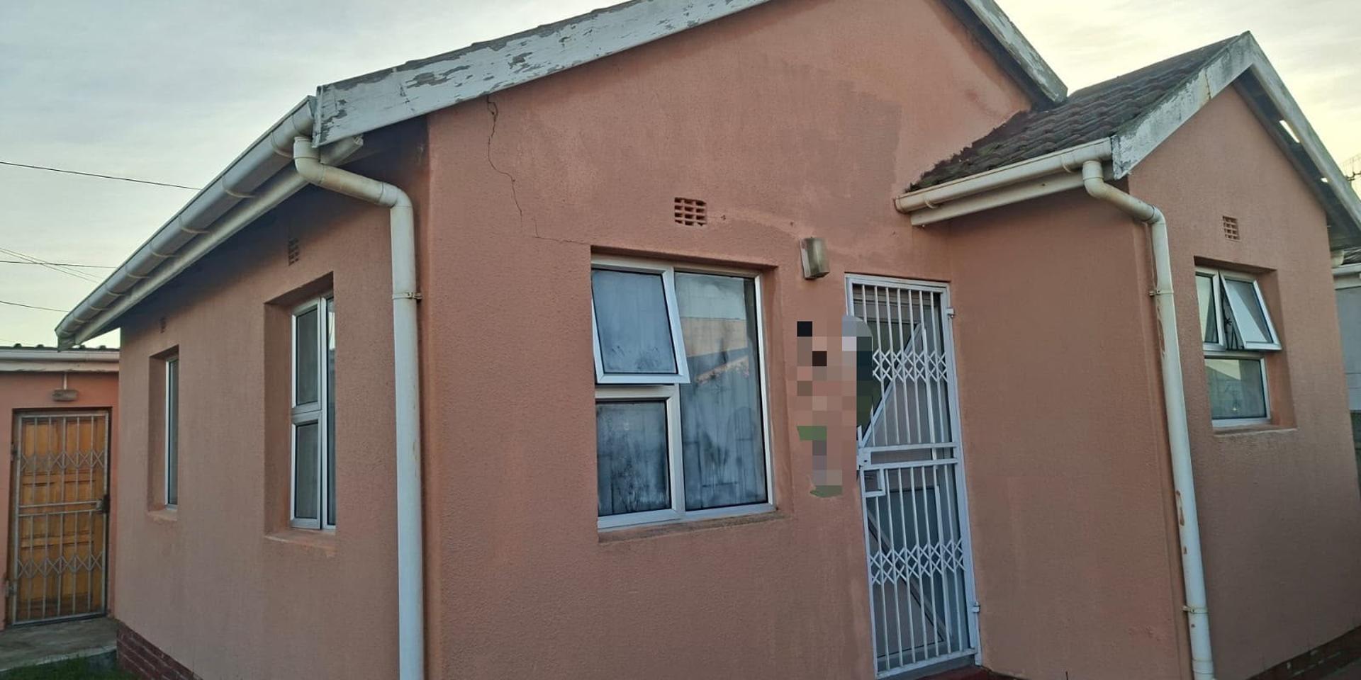 Image 2 of 6