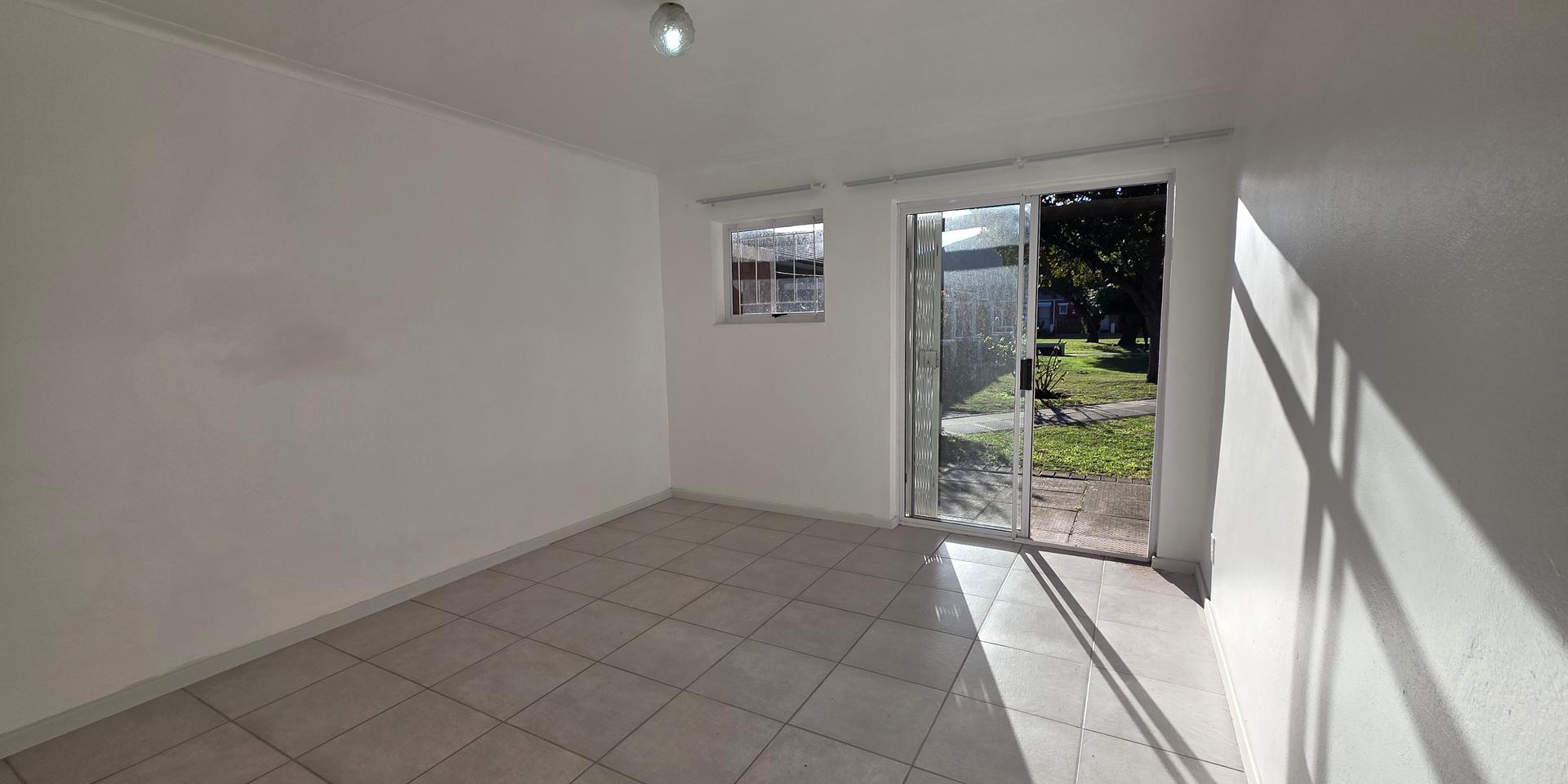 Image 4 of 6