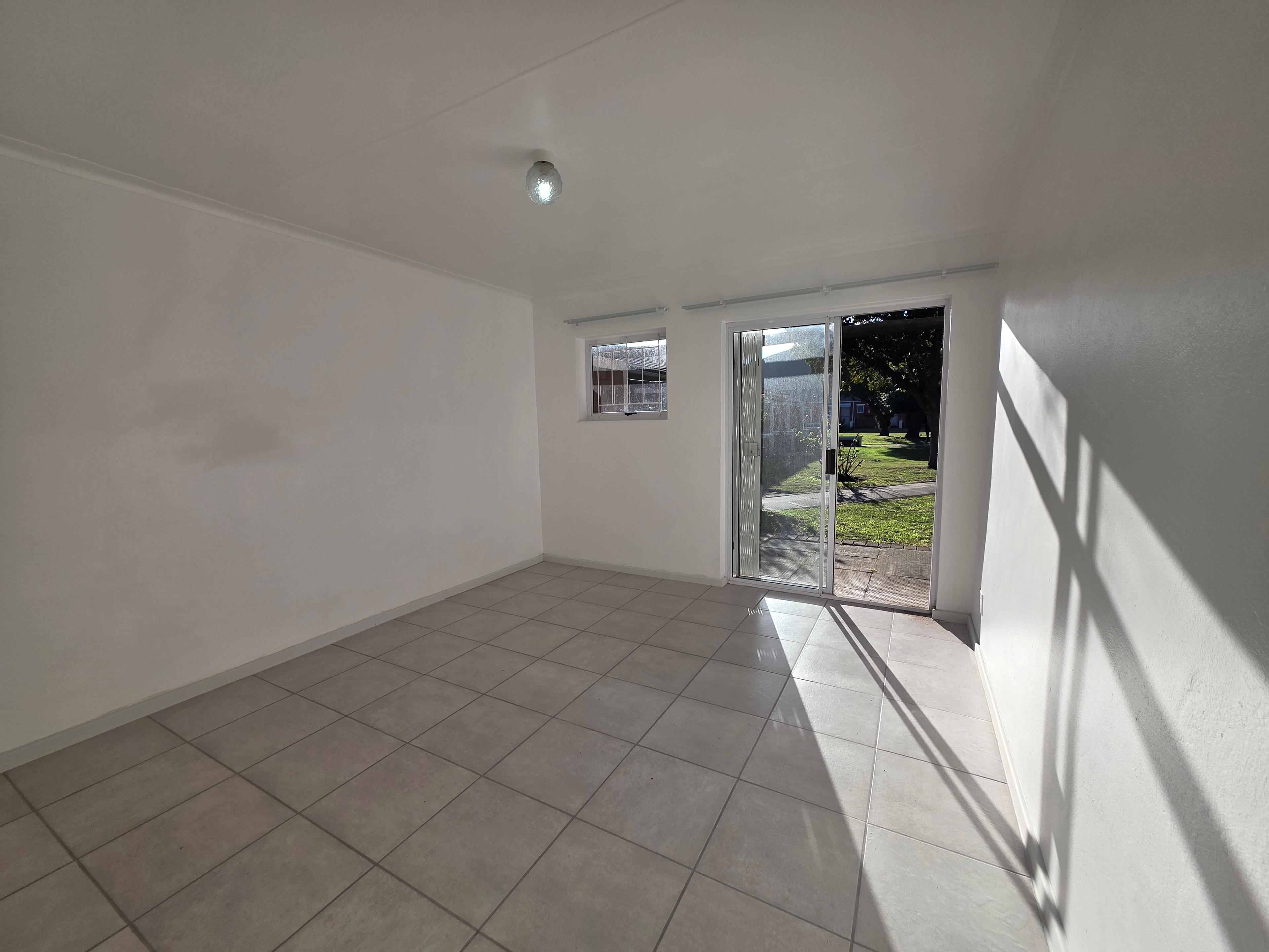 Image 4 of 6