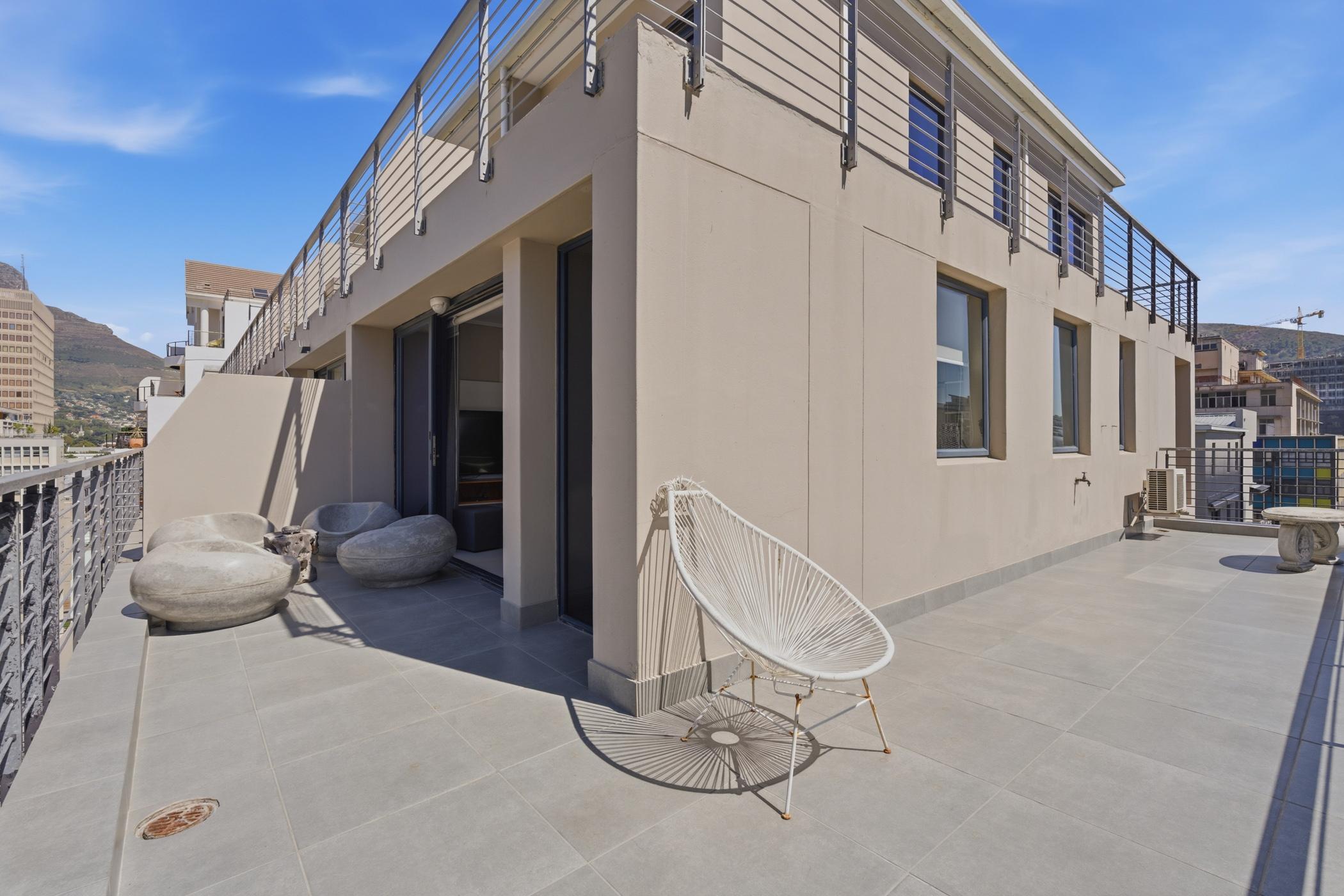 Image 2 of 6