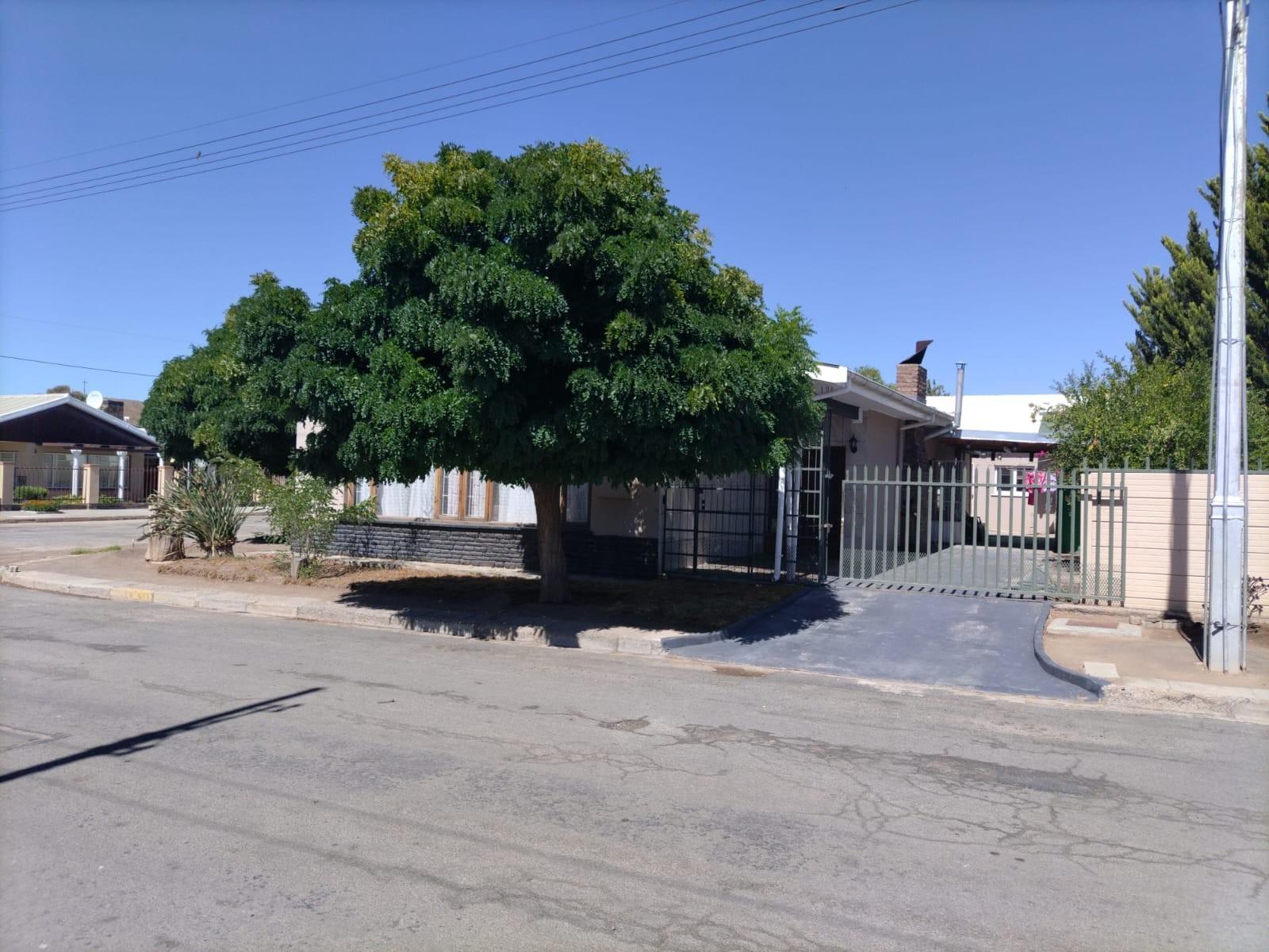 Image 2 of 6