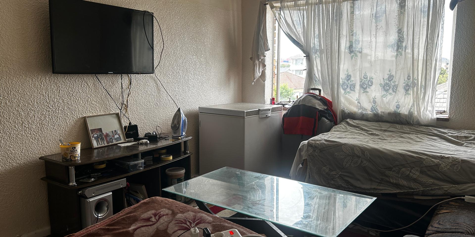 Image 2 of 6