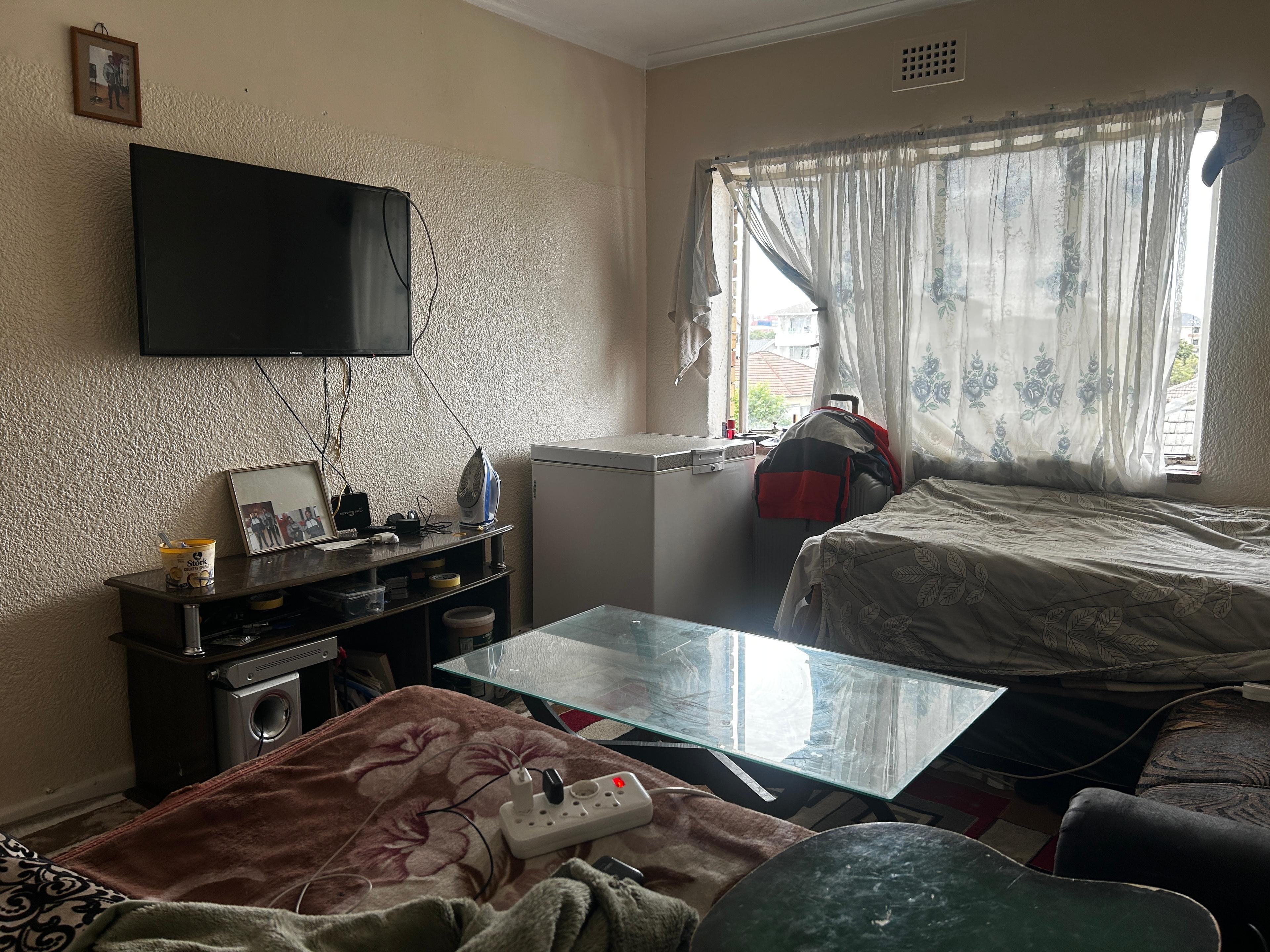 Image 2 of 6