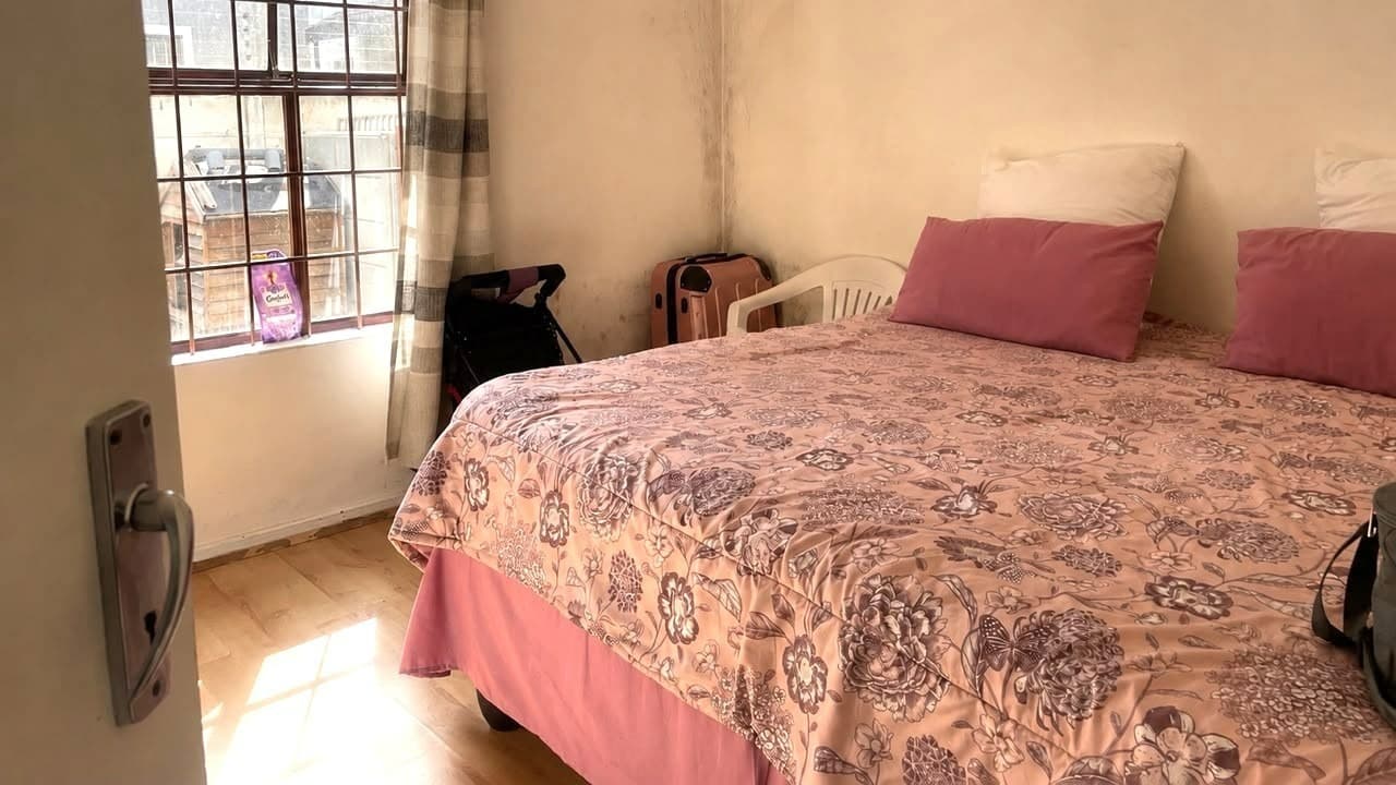 Image 4 of 6
