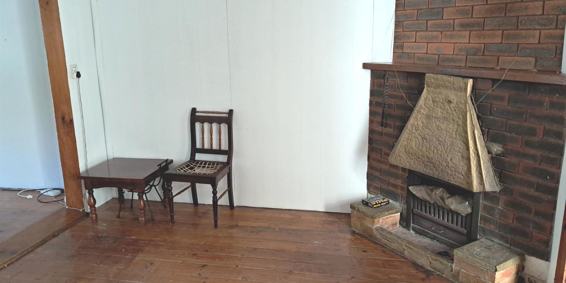 Image 2 of 6