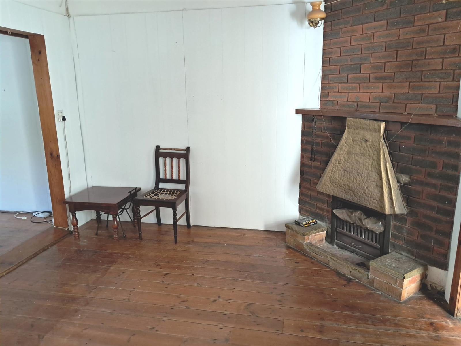 Image 2 of 6