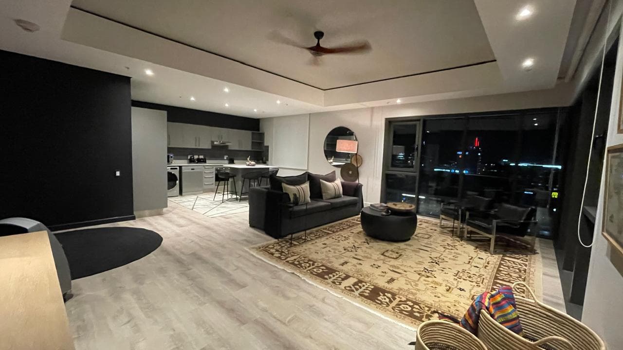 Image 4 of 6