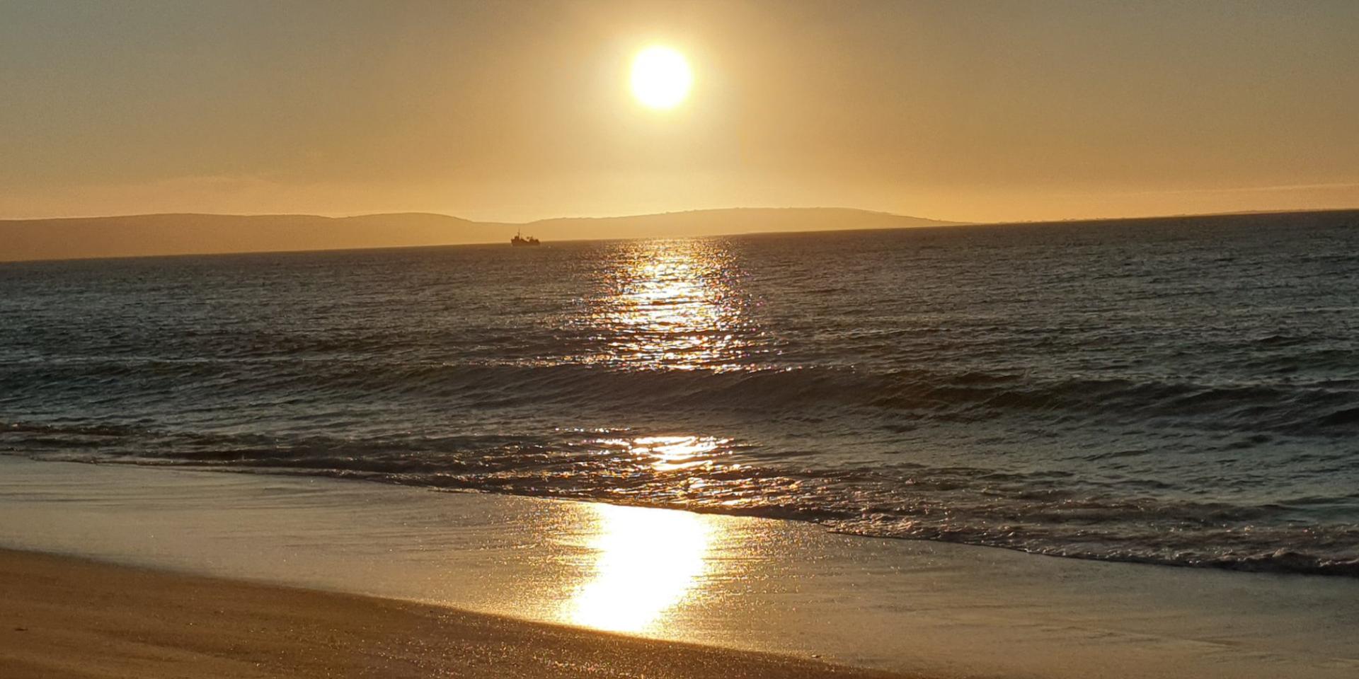 Image 2 of 6