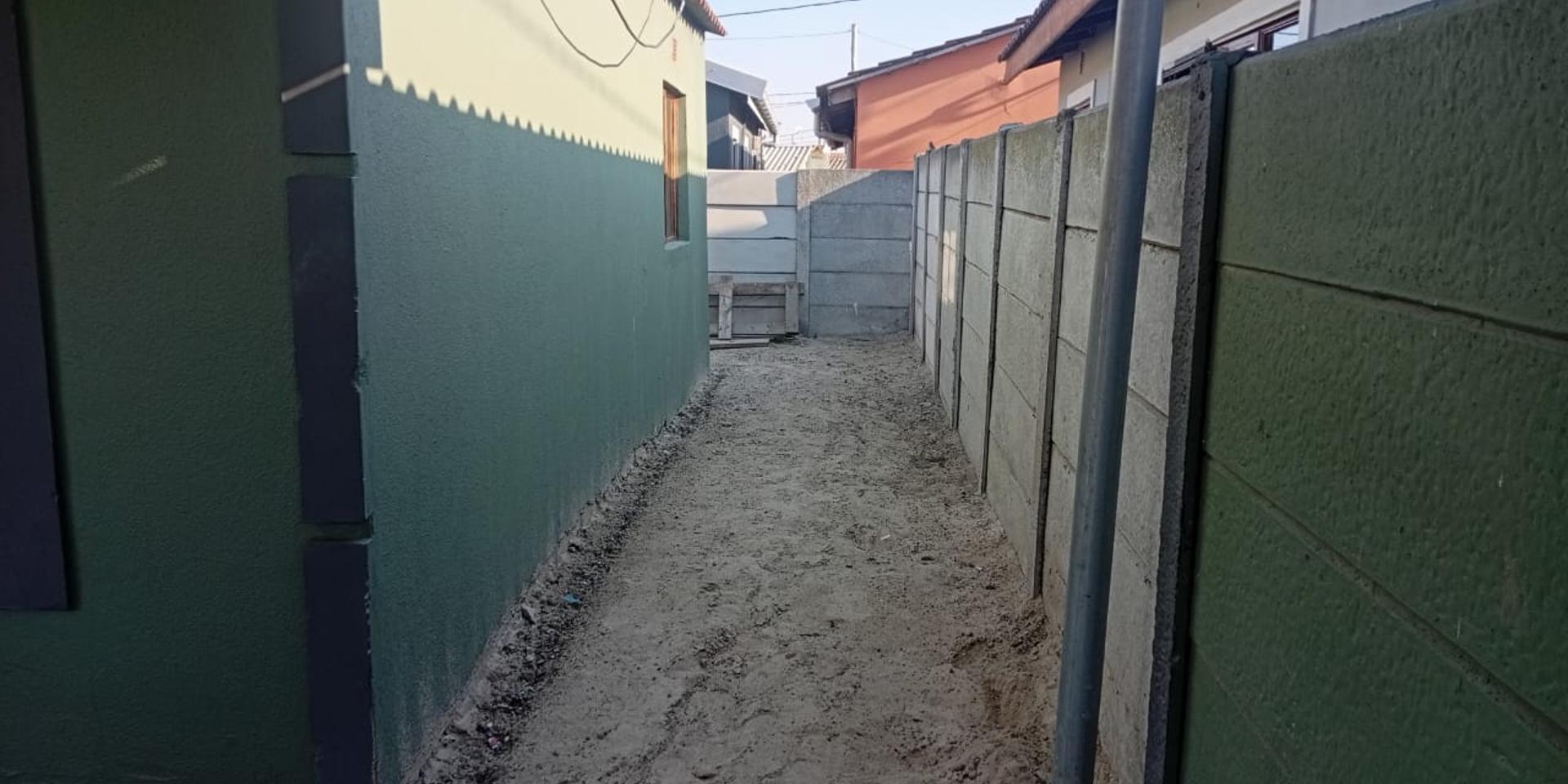 Image 3 of 6