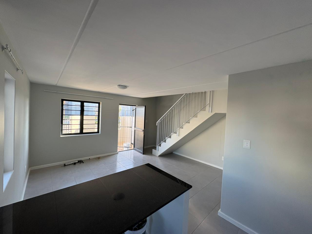 Image 4 of 6