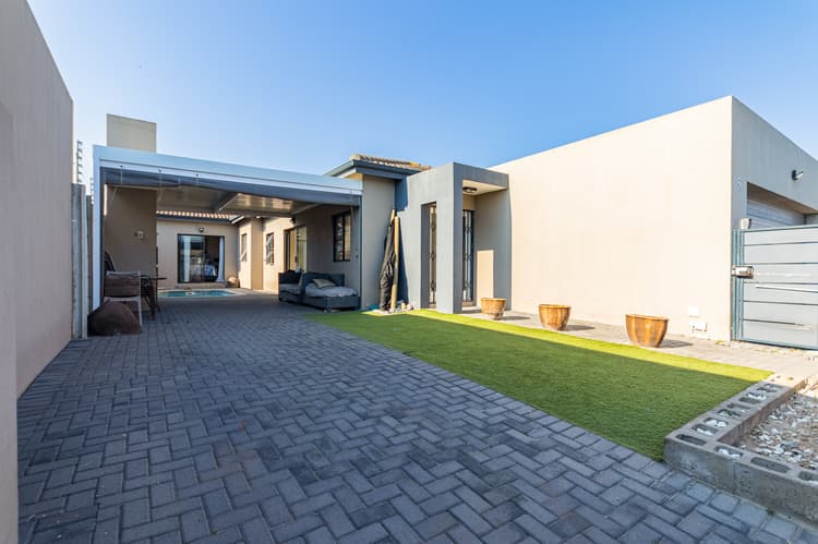 Main property image