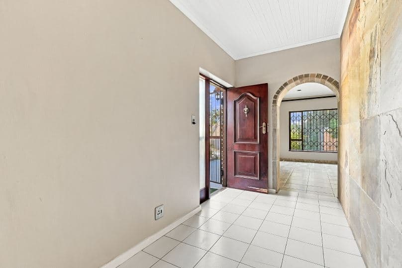 Image 5 of 6