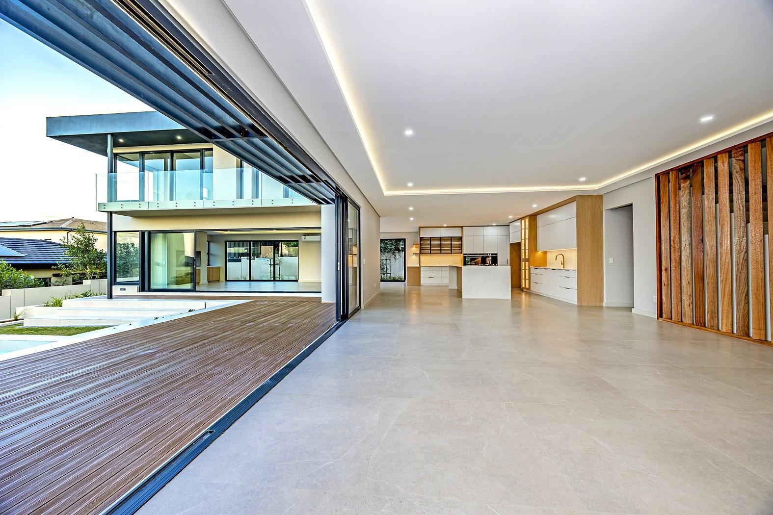 Image 2 of 6
