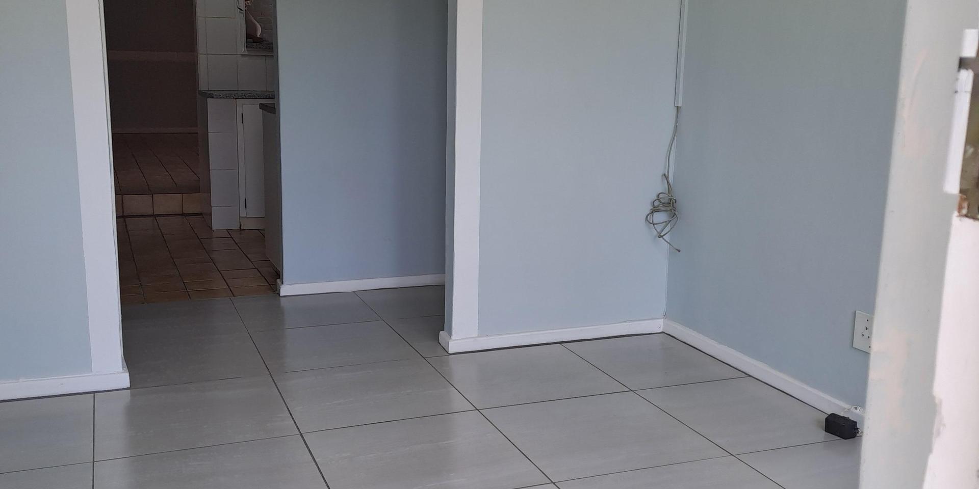Image 3 of 6
