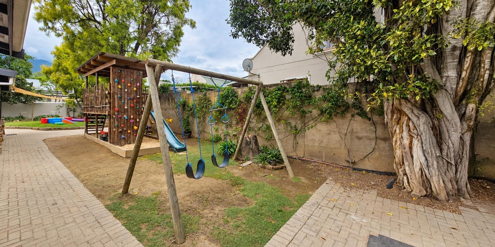 Image 4 of 6