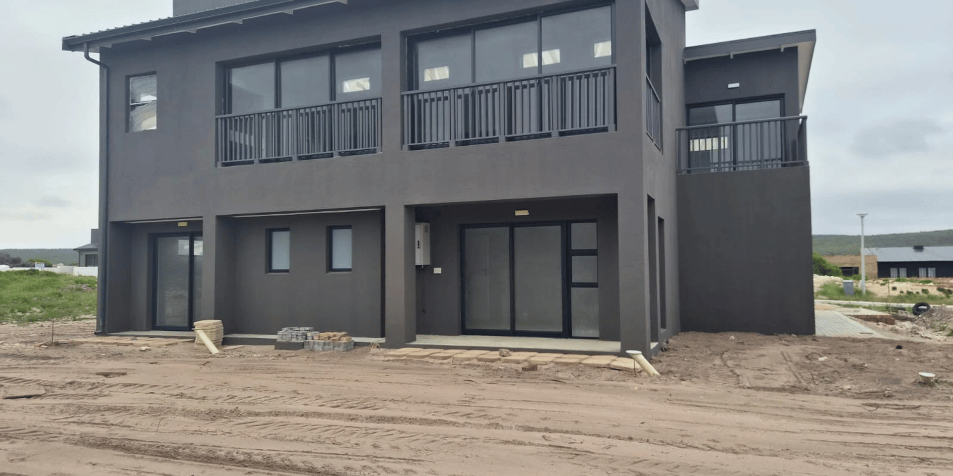 Image 4 of 6