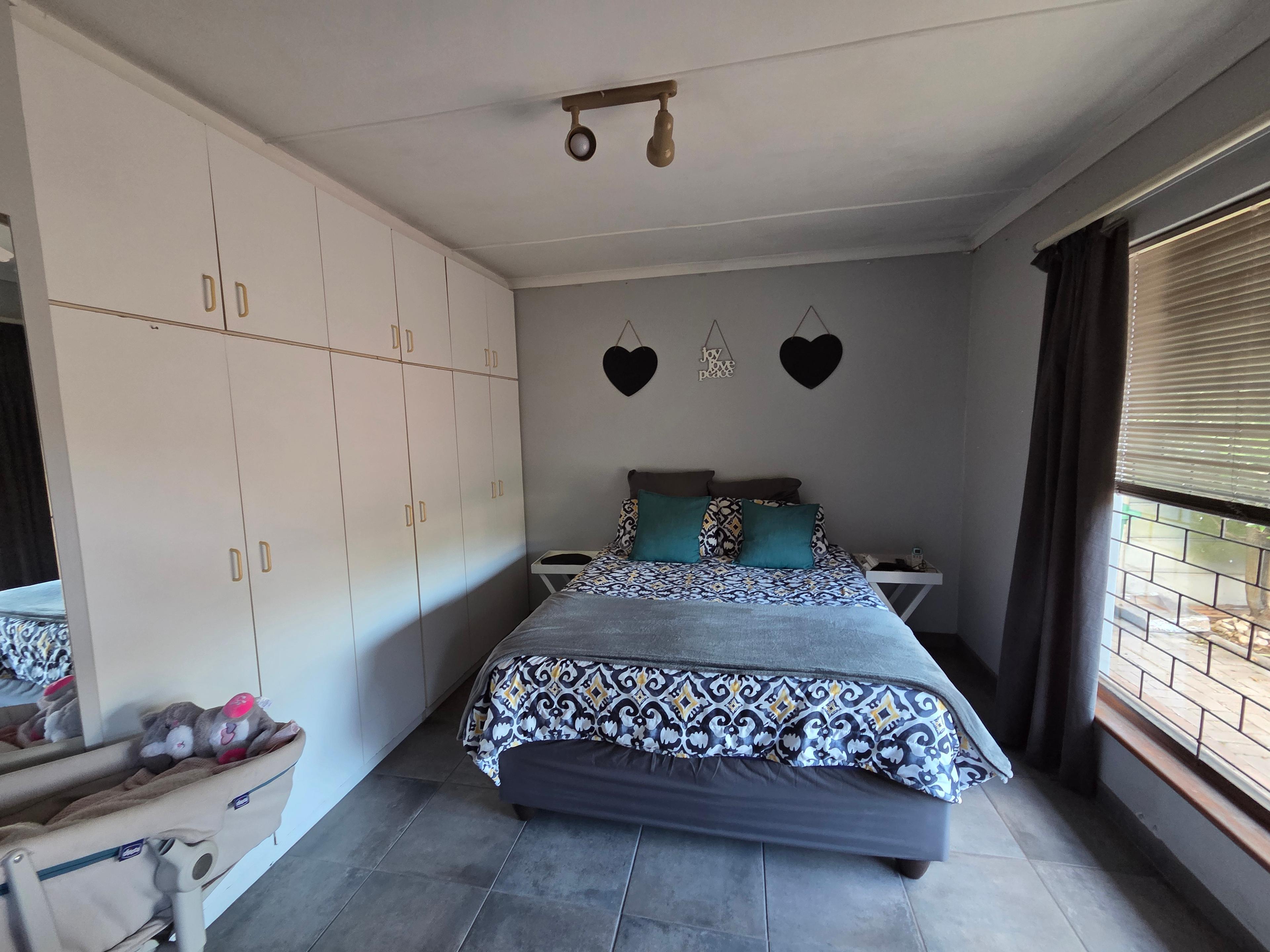 Image 3 of 6