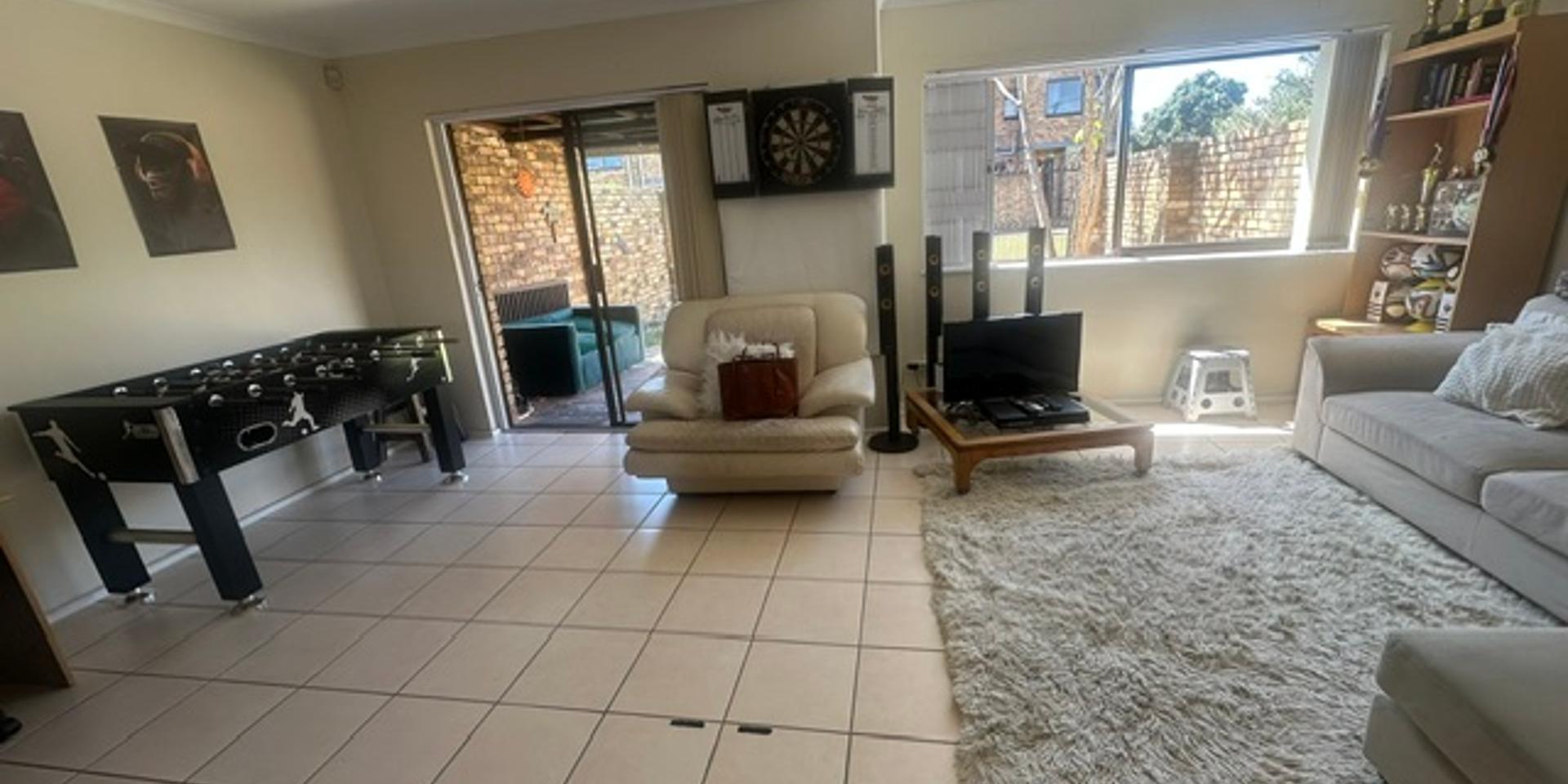 Image 4 of 6