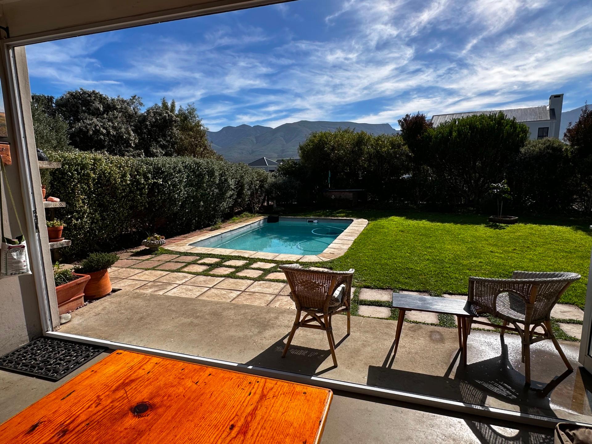 Image 2 of 6