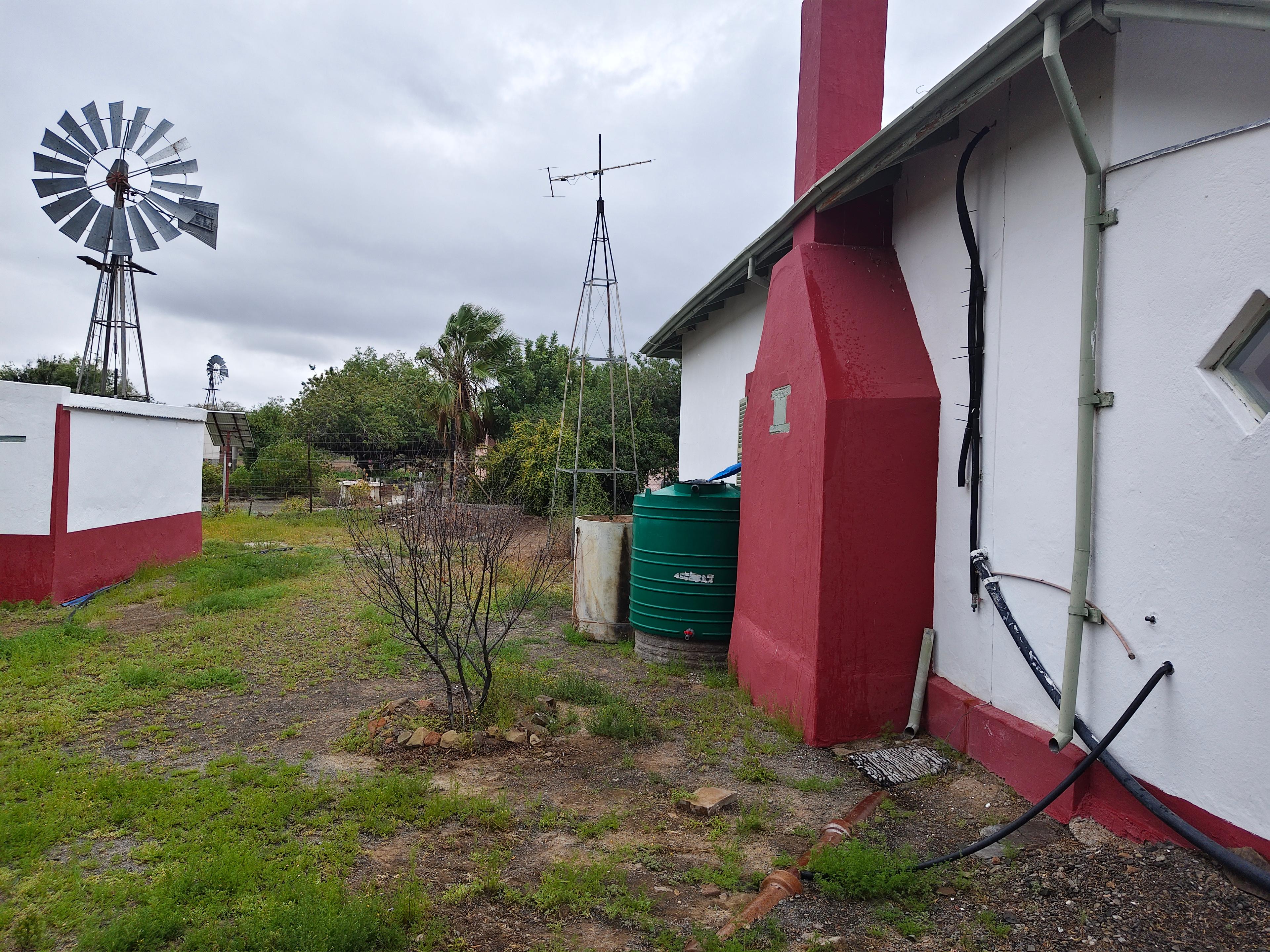 Image 4 of 6