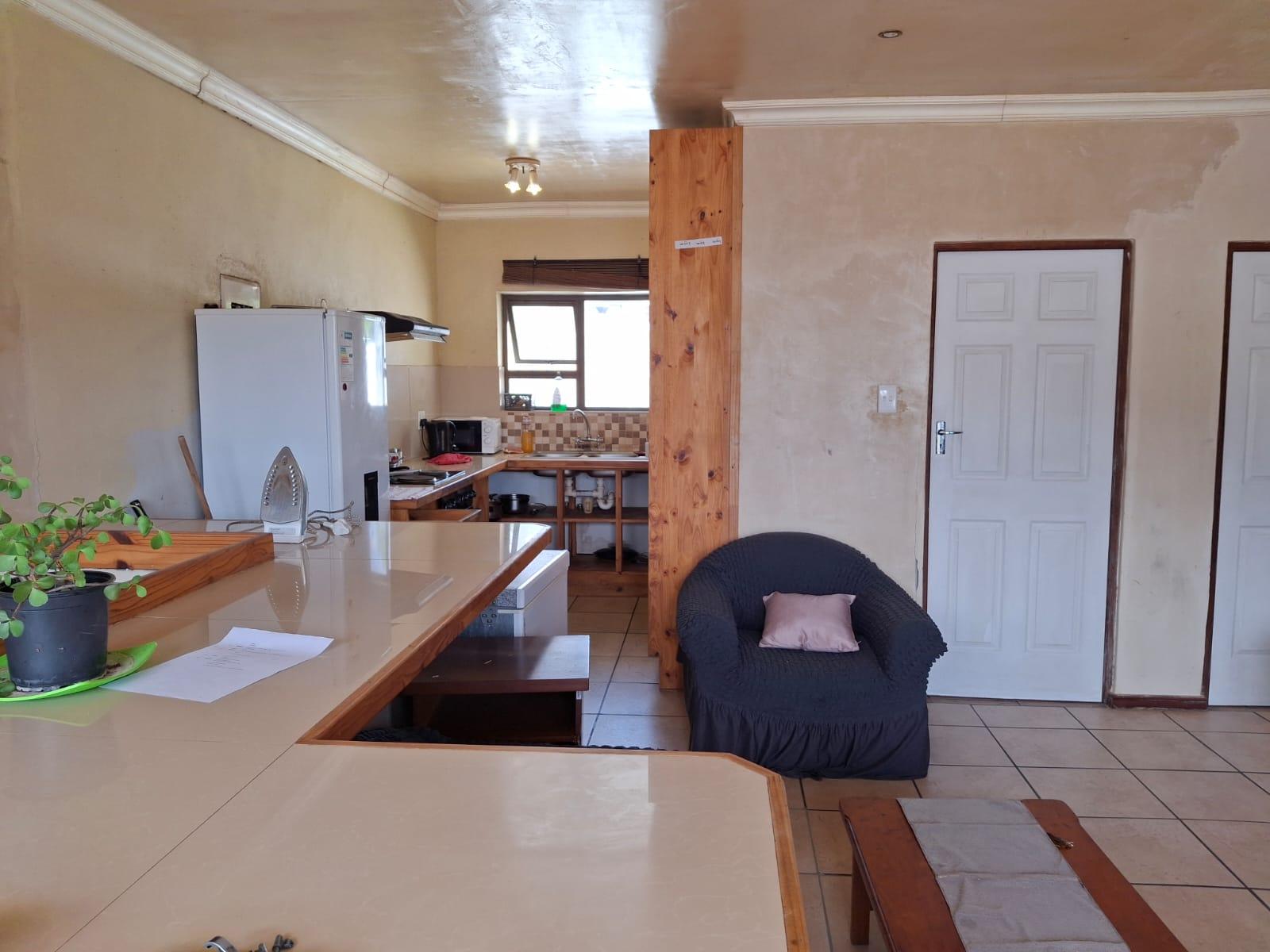 Image 3 of 6
