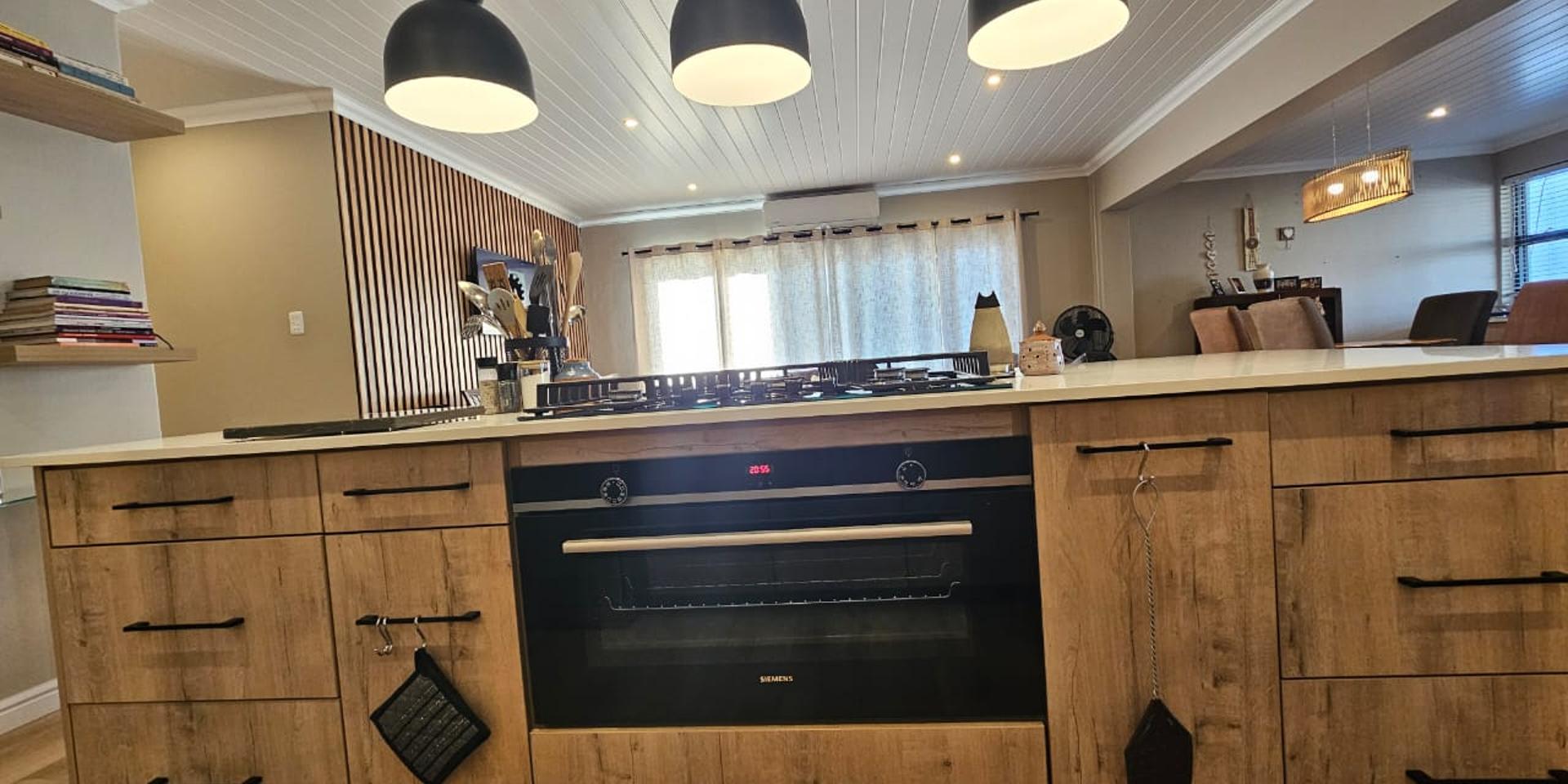 Image 5 of 6