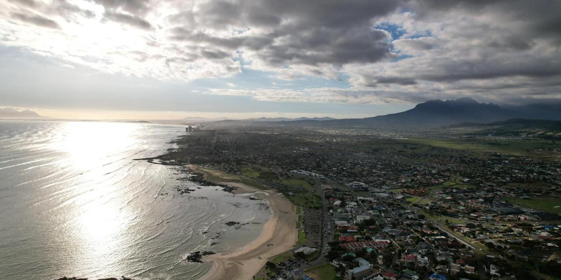 Image 1 of 6