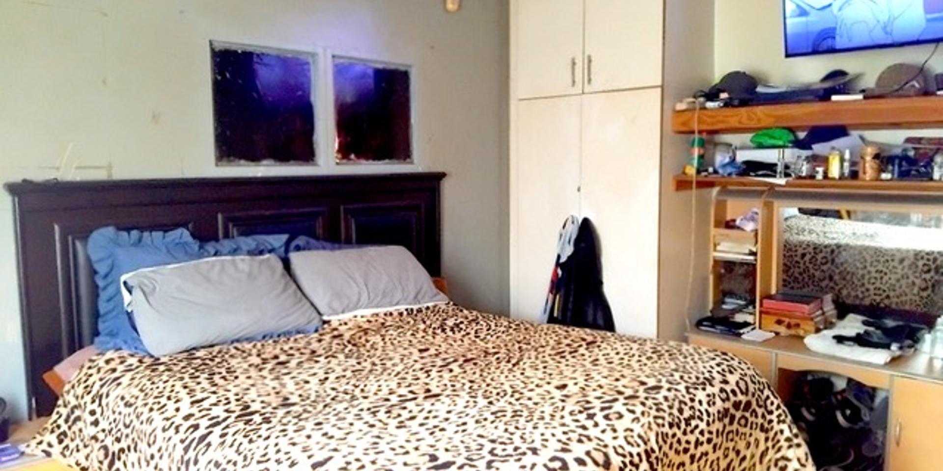 Image 4 of 6