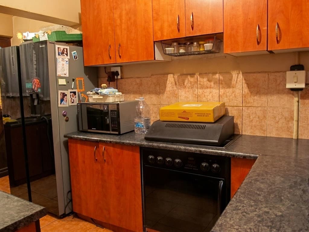 Image 4 of 6