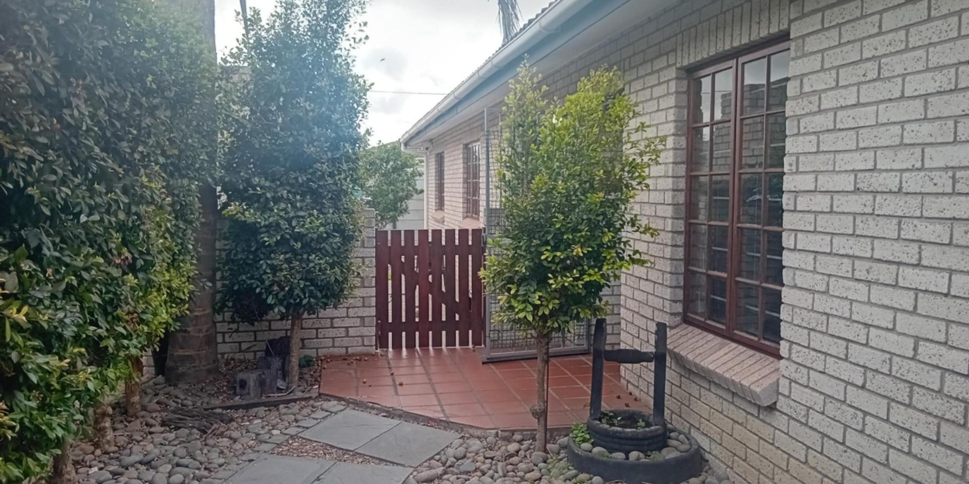 Image 3 of 6