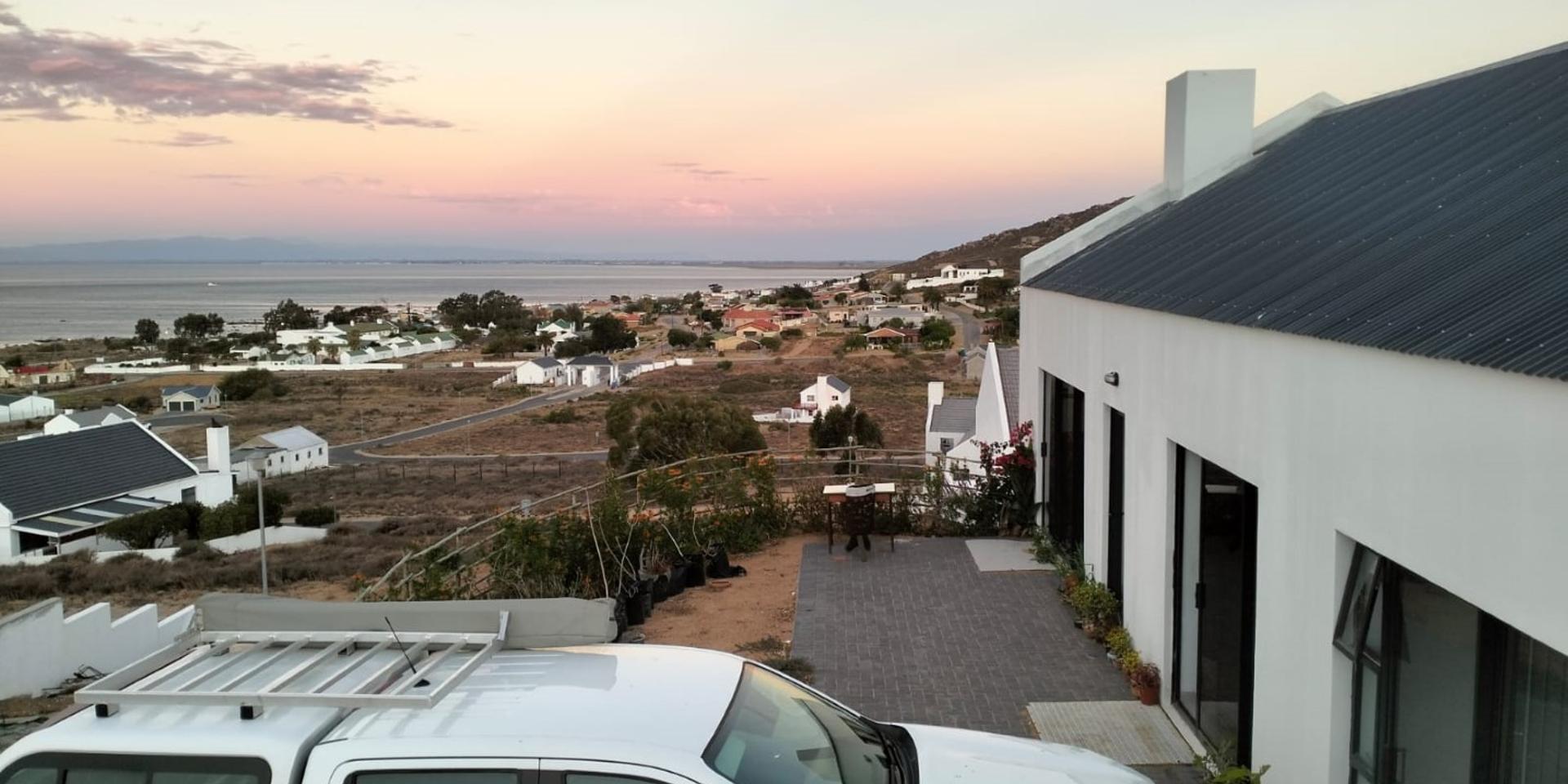 Image 2 of 6