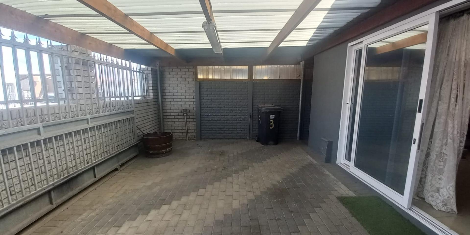 Image 5 of 6