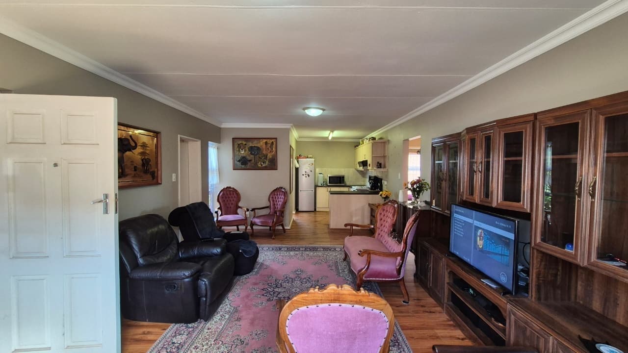 Image 4 of 6