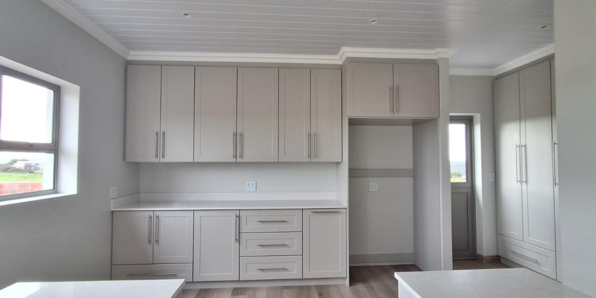 Image 4 of 6