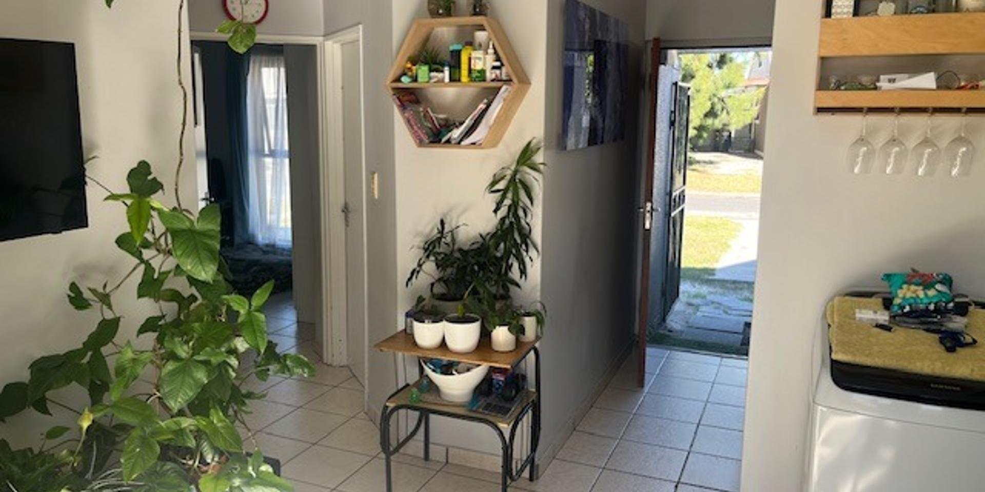 Image 2 of 6