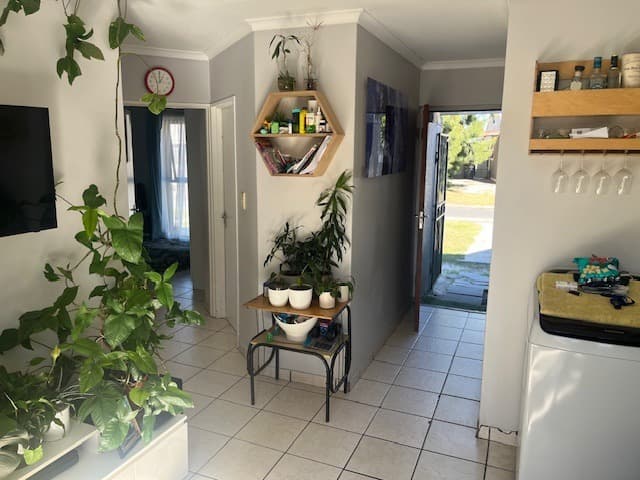 Image 2 of 6