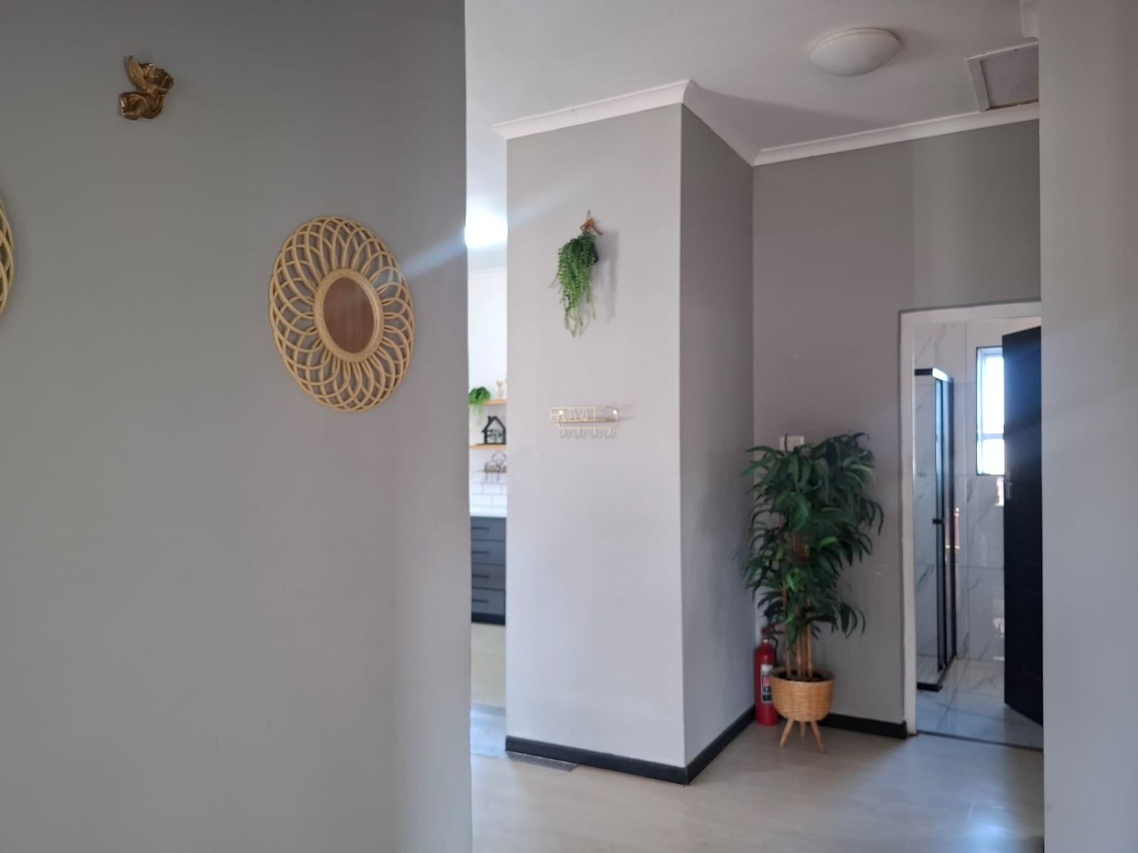 Image 2 of 6