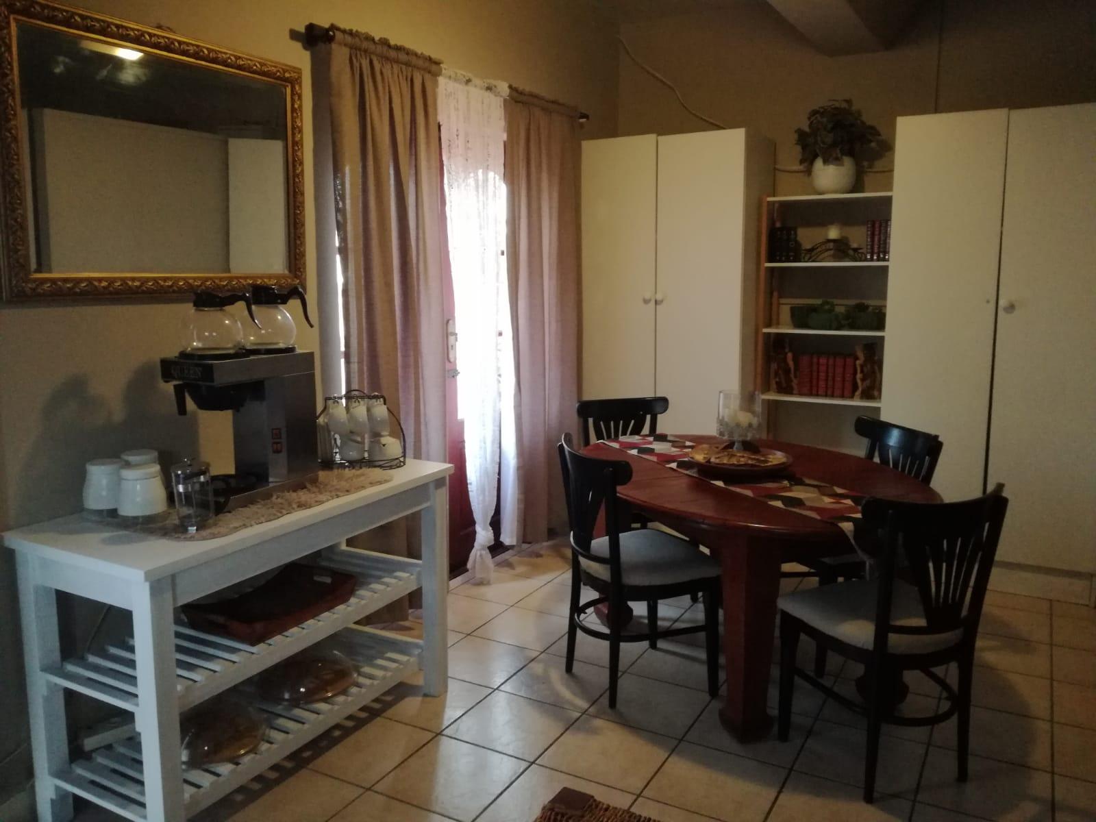 Image 4 of 6