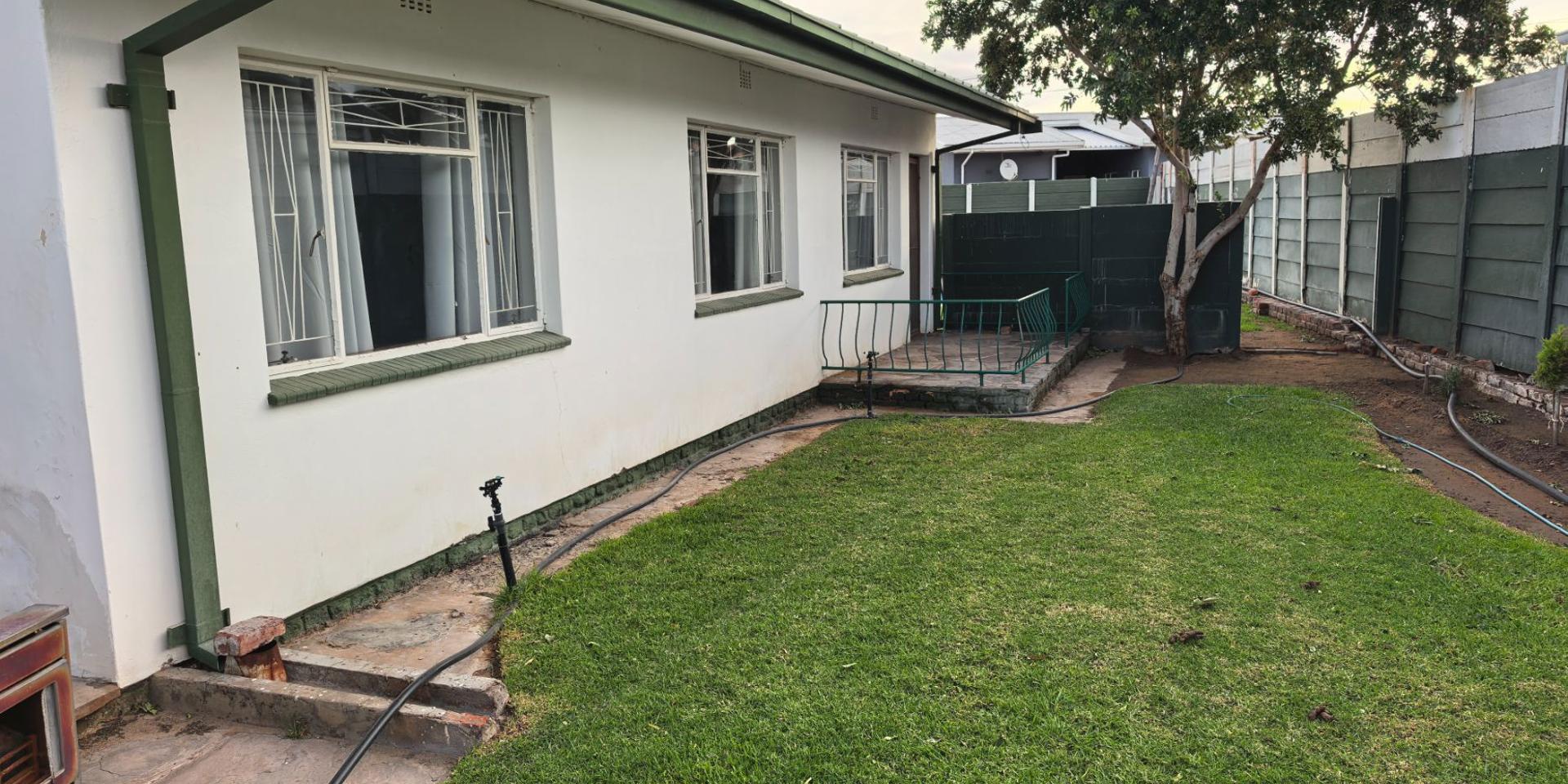 Image 4 of 6