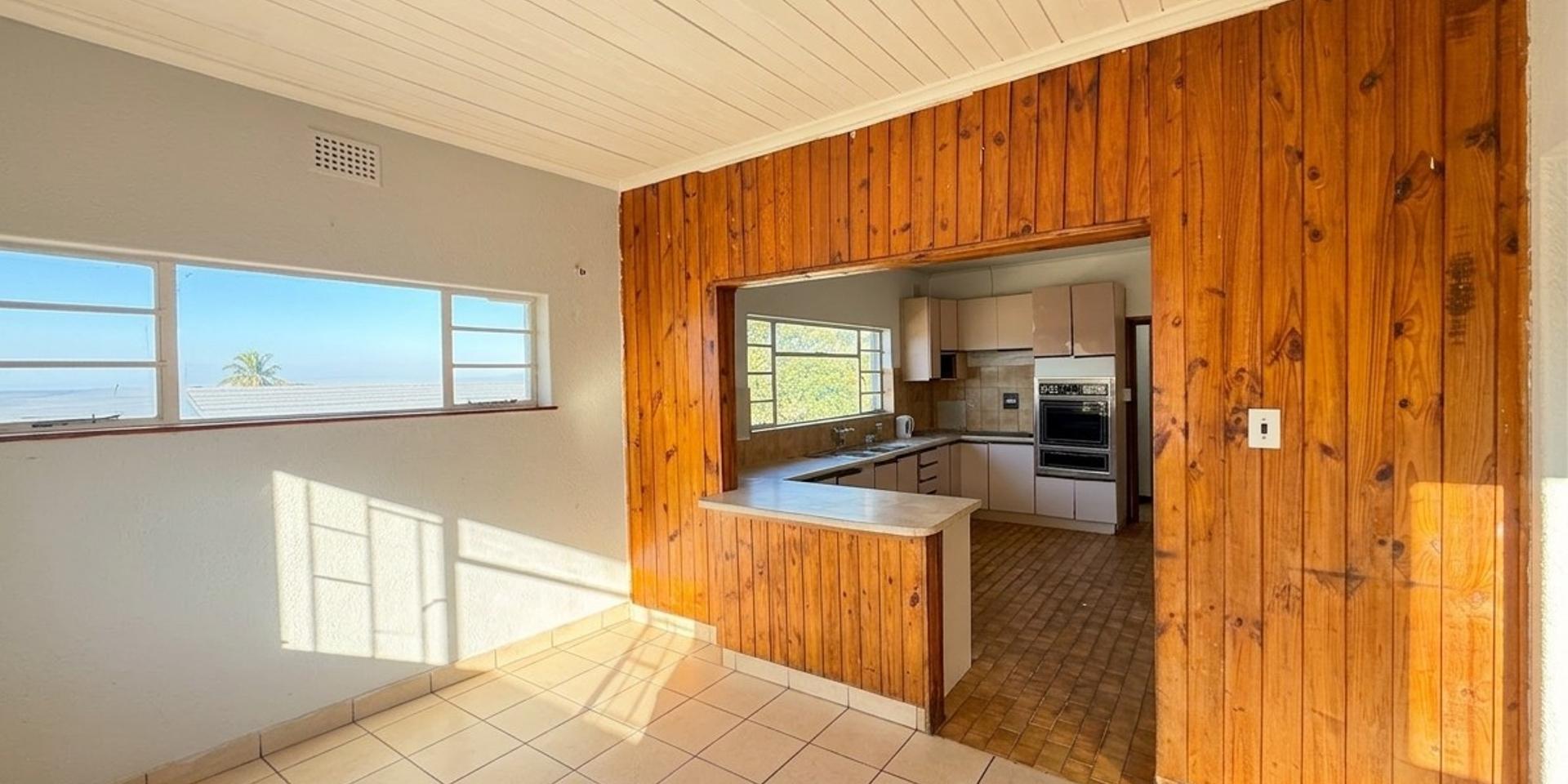 Image 4 of 6