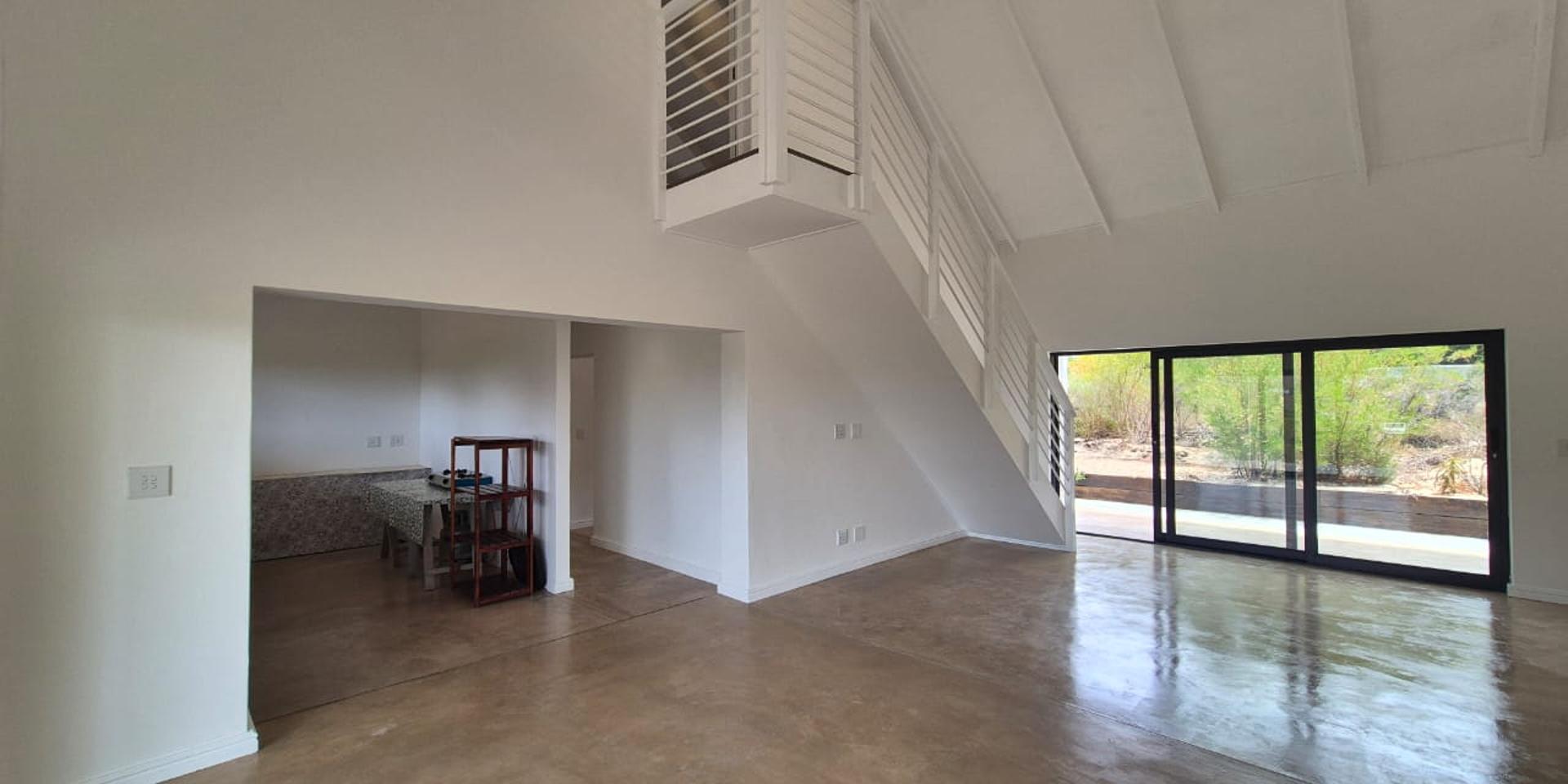 Image 3 of 6