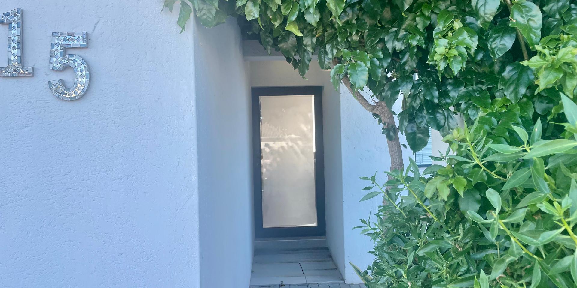 Image 4 of 6