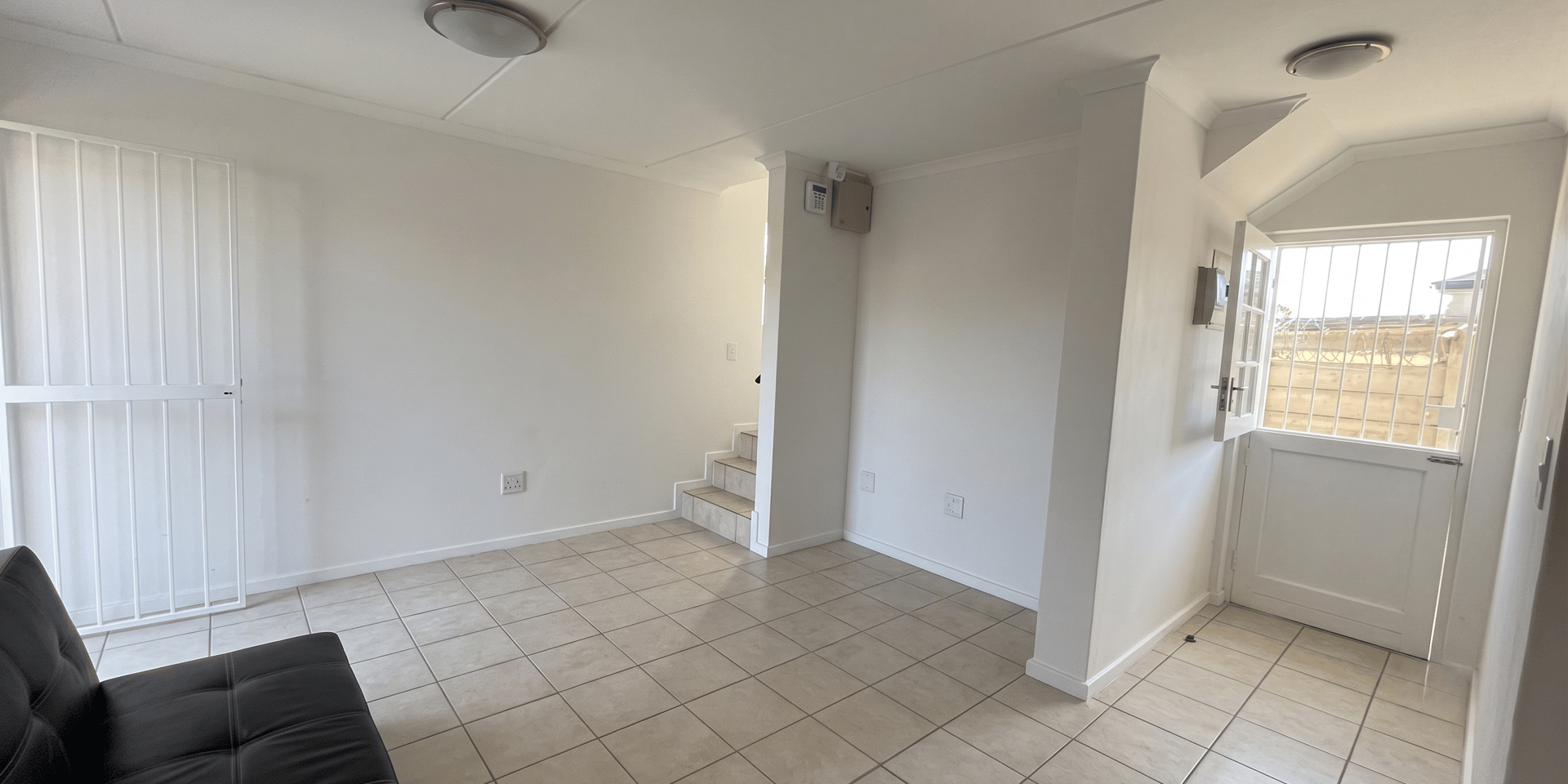 Image 4 of 6