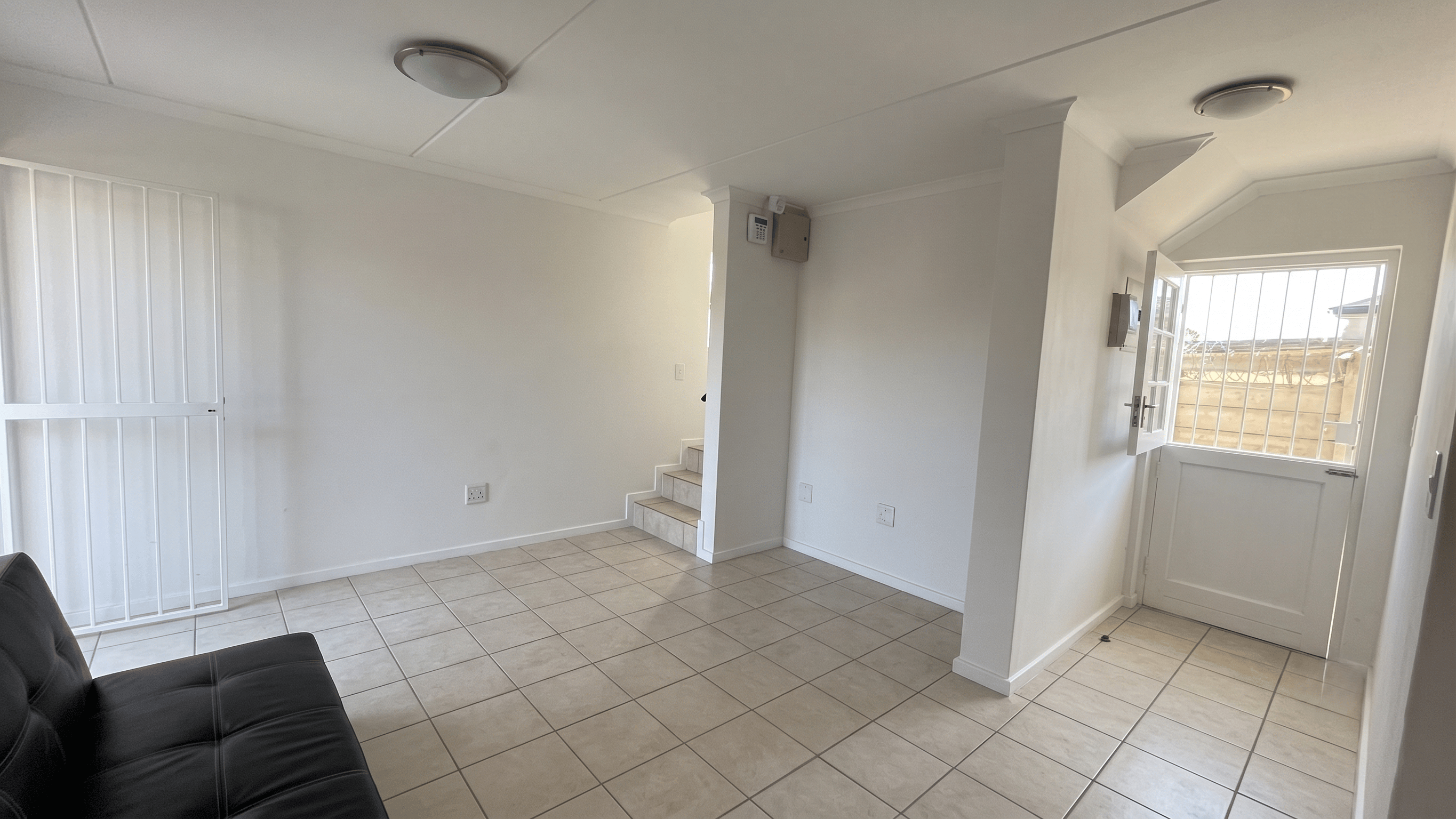 Image 4 of 6