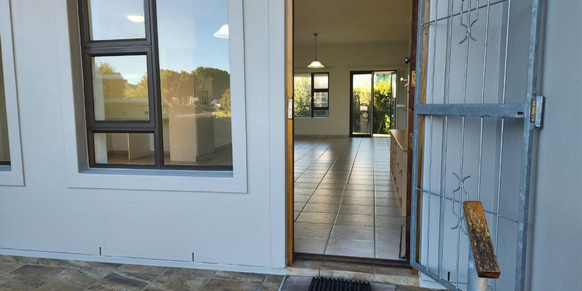 Image 2 of 6