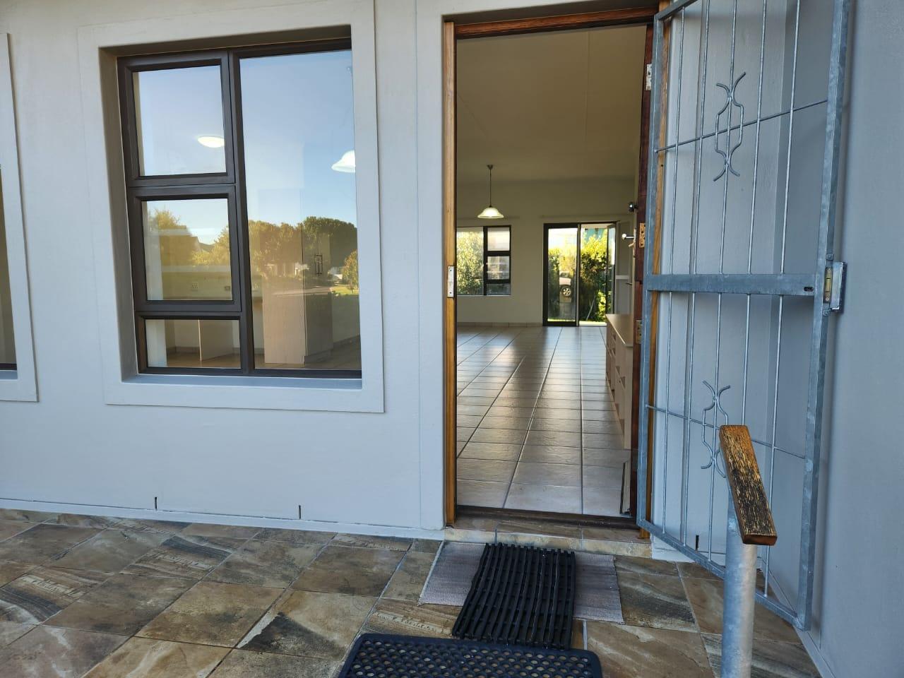 Image 2 of 6