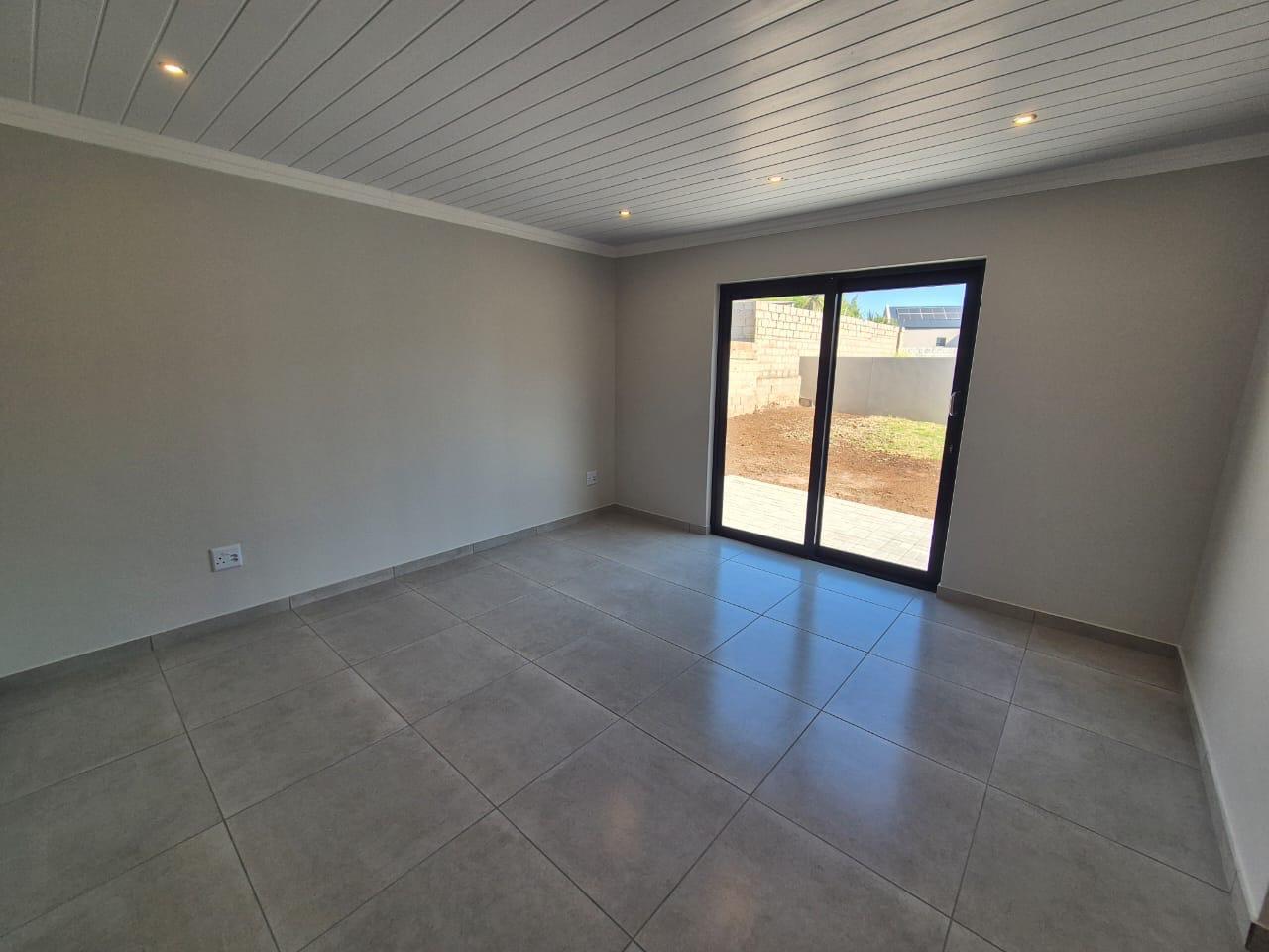 Image 4 of 6