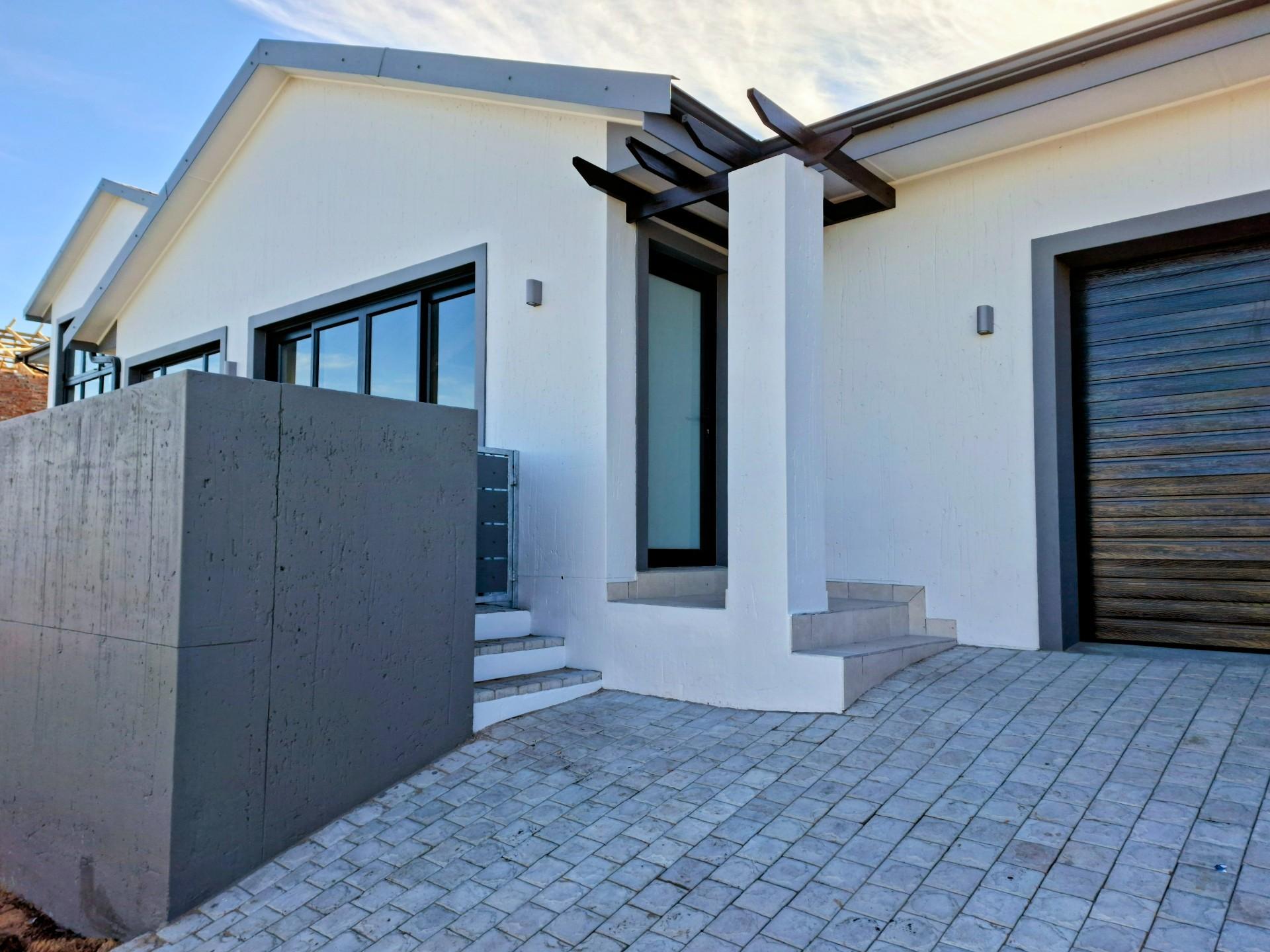 Image 4 of 6